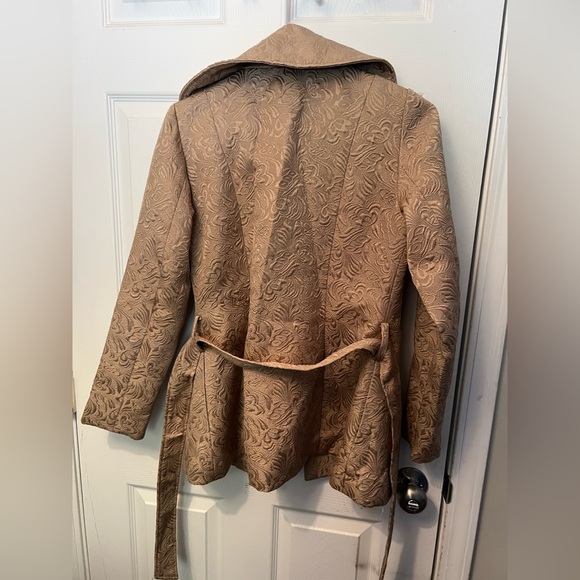 Tan Jacket - Picture 3 of 3